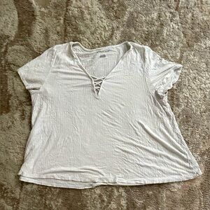 American Eagle - white tee